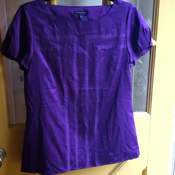 Banana Republic Tops - NWOT Banana Republic medium blouse